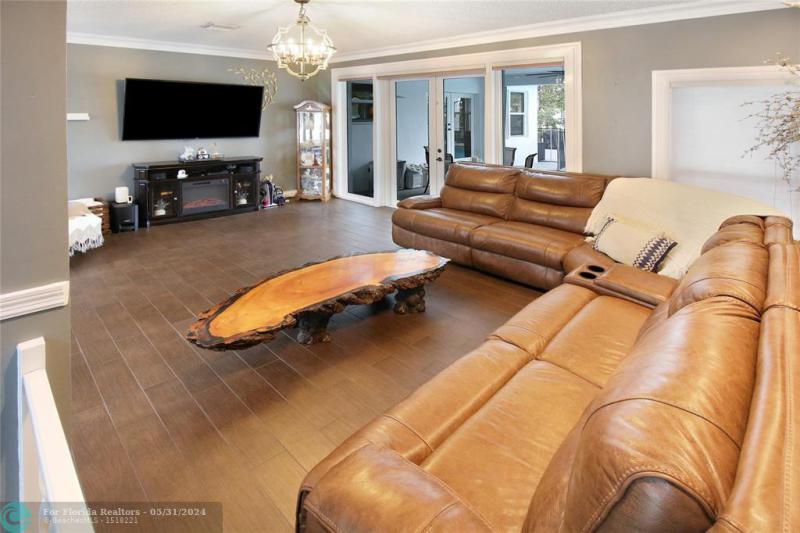  Single Family Homes Photo 18: 124 E Palm Dr  Margate,  FL 33063