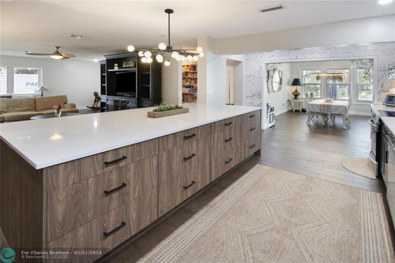  Single Family Homes Photo 2: 124 E Palm Dr  Margate,  FL 33063