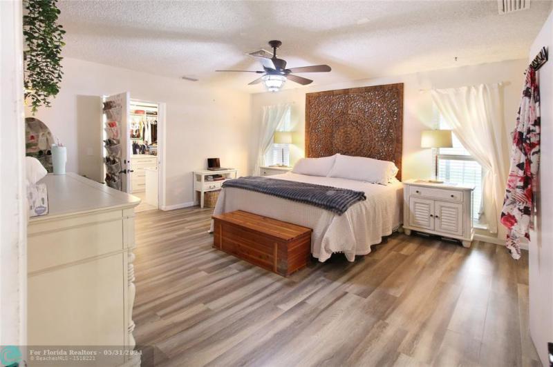  Single Family Homes Photo 20: 124 E Palm Dr  Margate,  FL 33063