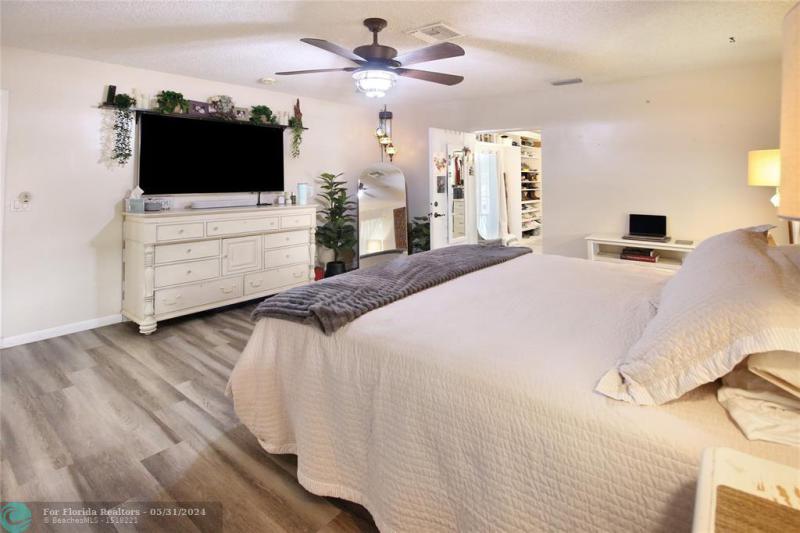  Single Family Homes Photo 22: 124 E Palm Dr  Margate,  FL 33063