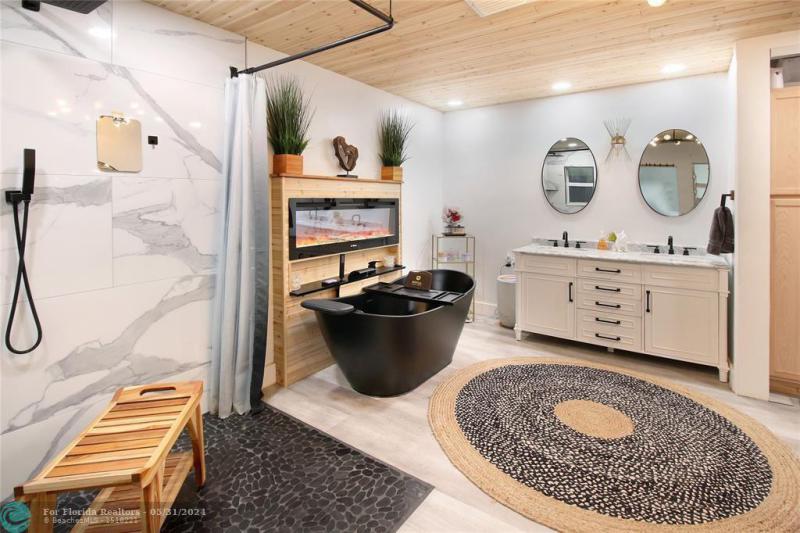  Single Family Homes Photo 26: 124 E Palm Dr  Margate,  FL 33063