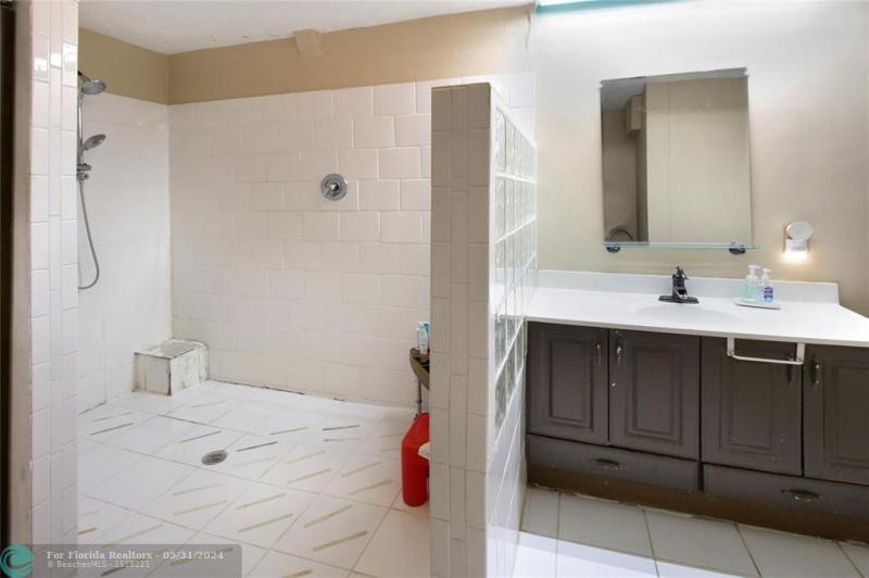  Single Family Homes Photo 33: 124 E Palm Dr  Margate,  FL 33063