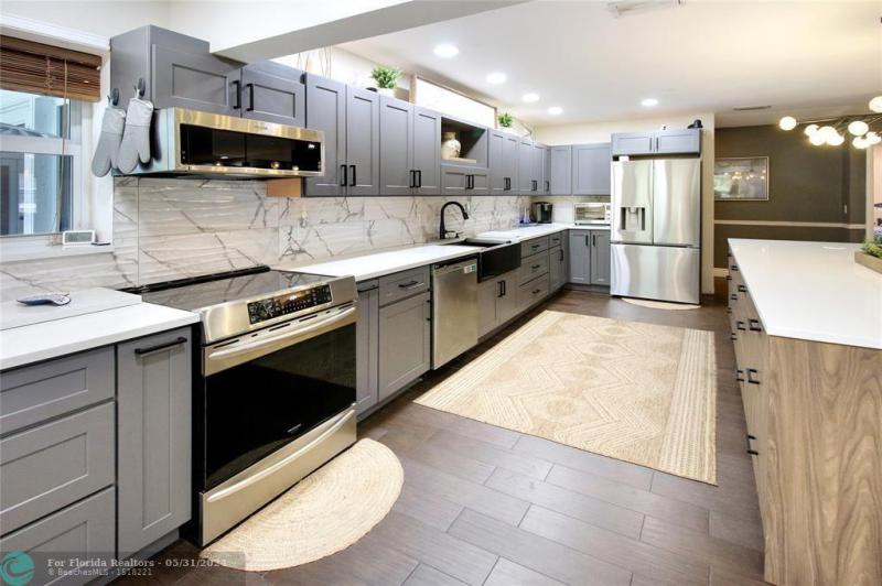  Single Family Homes Photo 4: 124 E Palm Dr  Margate,  FL 33063