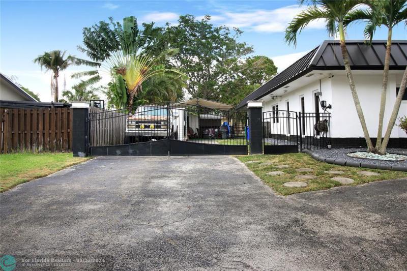  Single Family Homes Photo 46: 124 E Palm Dr  Margate,  FL 33063