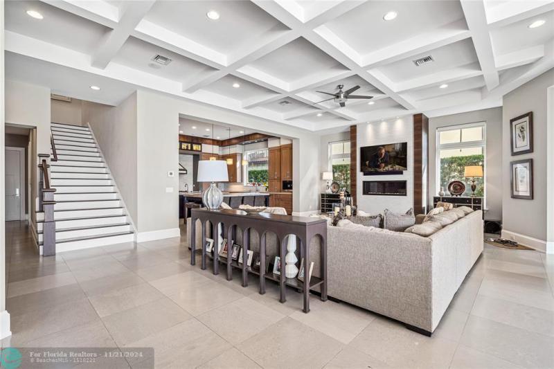  Single Family Homes Photo 12: 3211 NE 27th Ave  Lighthouse Point,  FL 33064