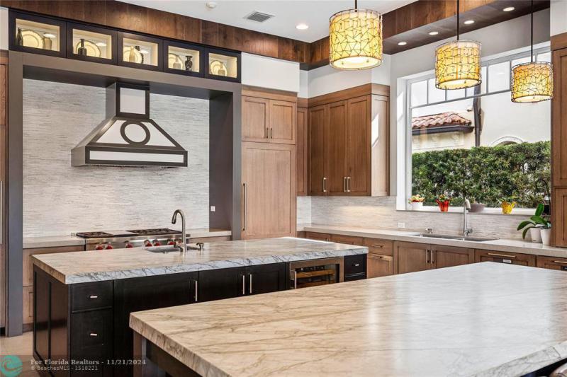  Single Family Homes Photo 19: 3211 NE 27th Ave  Lighthouse Point,  FL 33064