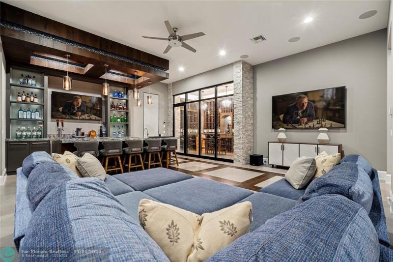  Single Family Homes Photo 24: 3211 NE 27th Ave  Lighthouse Point,  FL 33064