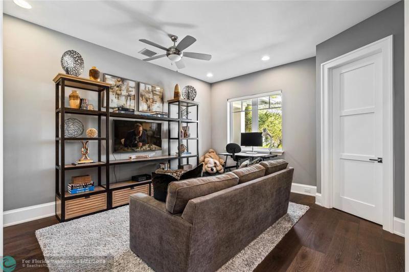  Single Family Homes Photo 27: 3211 NE 27th Ave  Lighthouse Point,  FL 33064