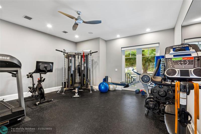  Single Family Homes Photo 28: 3211 NE 27th Ave  Lighthouse Point,  FL 33064