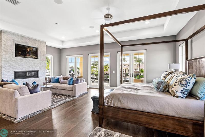  Single Family Homes Photo 29: 3211 NE 27th Ave  Lighthouse Point,  FL 33064