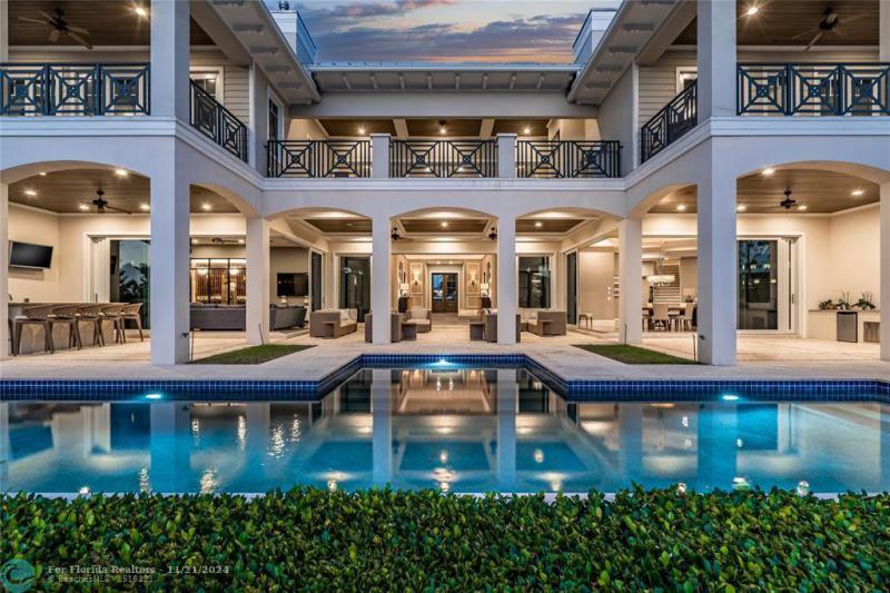  Single Family Homes Photo 3: 3211 NE 27th Ave  Lighthouse Point,  FL 33064