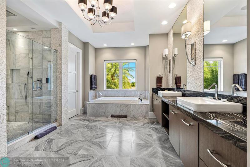  Single Family Homes Photo 34: 3211 NE 27th Ave  Lighthouse Point,  FL 33064