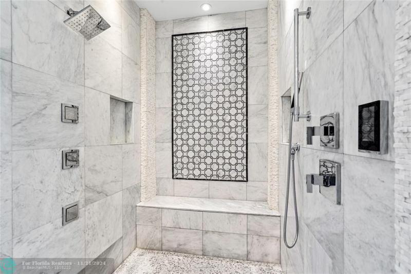  Single Family Homes Photo 36: 3211 NE 27th Ave  Lighthouse Point,  FL 33064