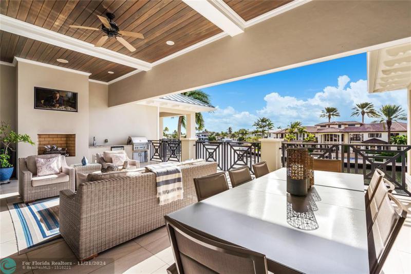  Single Family Homes Photo 38: 3211 NE 27th Ave  Lighthouse Point,  FL 33064