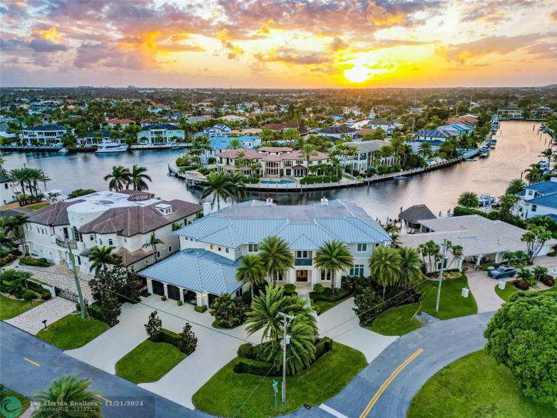  Single Family Homes Photo 4: 3211 NE 27th Ave  Lighthouse Point,  FL 33064