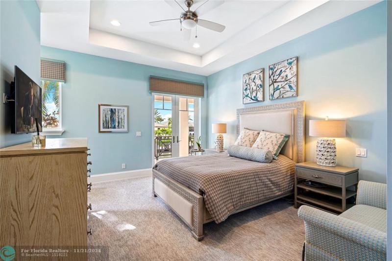  Single Family Homes Photo 43: 3211 NE 27th Ave  Lighthouse Point,  FL 33064