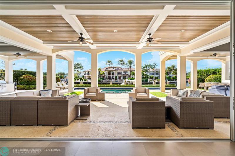  Single Family Homes Photo 47: 3211 NE 27th Ave  Lighthouse Point,  FL 33064