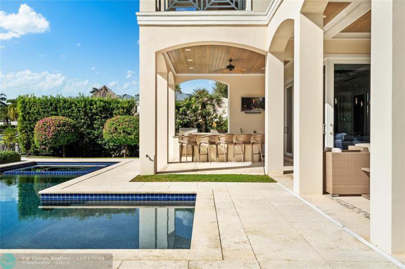  Single Family Homes Photo 49: 3211 NE 27th Ave  Lighthouse Point,  FL 33064