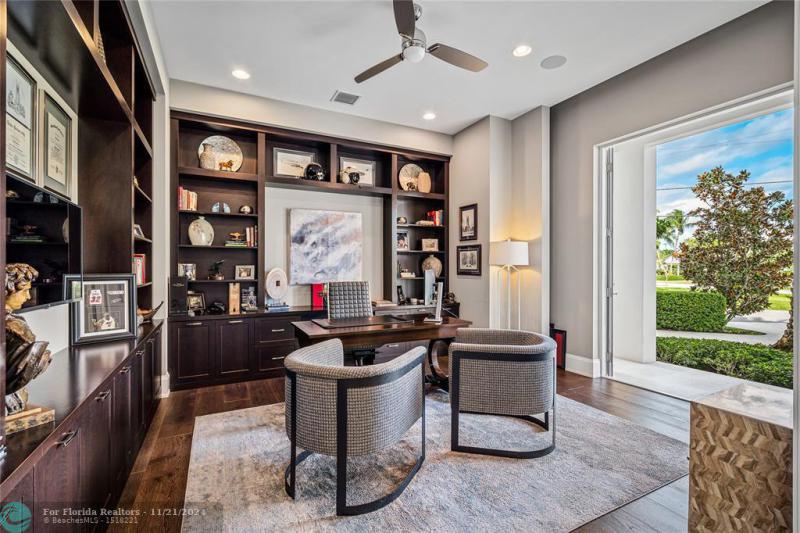  Single Family Homes Photo 9: 3211 NE 27th Ave  Lighthouse Point,  FL 33064