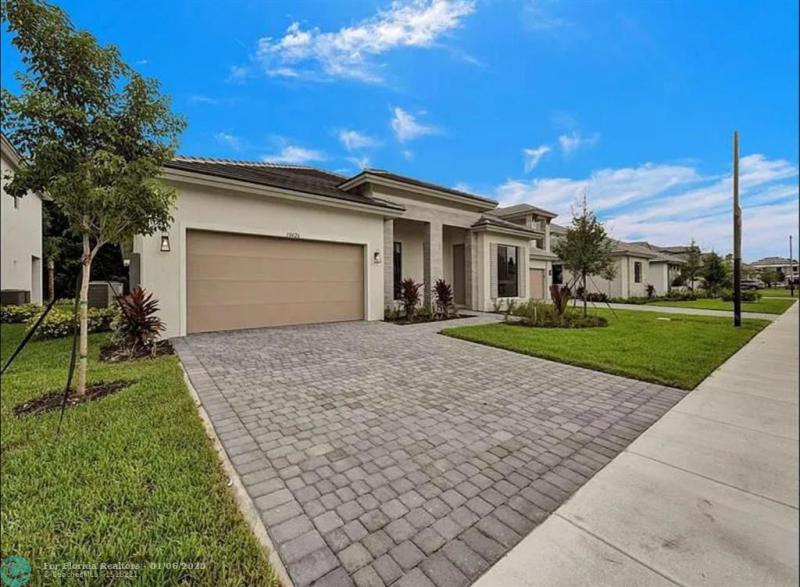  Single Family Homes Photo 2: 10426 SW 57th Ct  Cooper City,  FL 33328