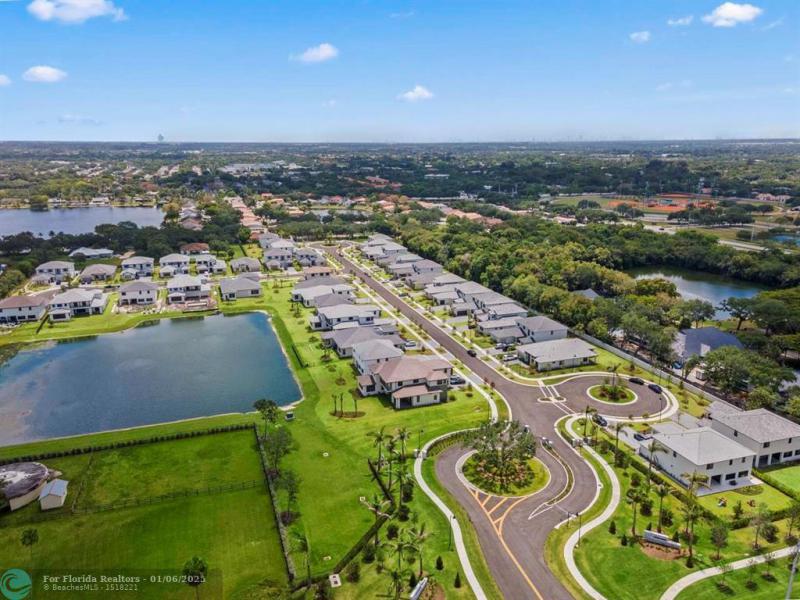  Single Family Homes Photo 8: 10426 SW 57th Ct  Cooper City,  FL 33328