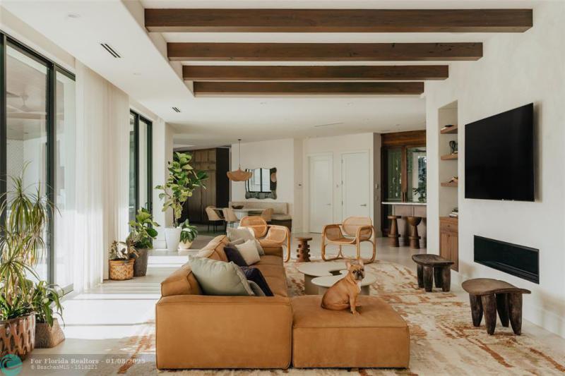  Single Family Homes Photo 11: 2300 NE 34th Ct  Lighthouse Point,  FL 33064