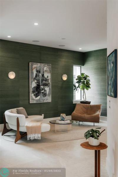  Single Family Homes Photo 13: 2300 NE 34th Ct  Lighthouse Point,  FL 33064