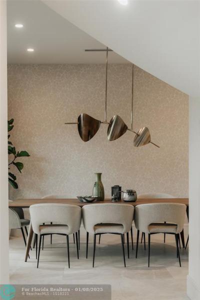  Single Family Homes Photo 14: 2300 NE 34th Ct  Lighthouse Point,  FL 33064