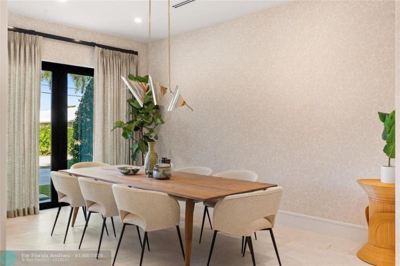  Single Family Homes Photo 15: 2300 NE 34th Ct  Lighthouse Point,  FL 33064