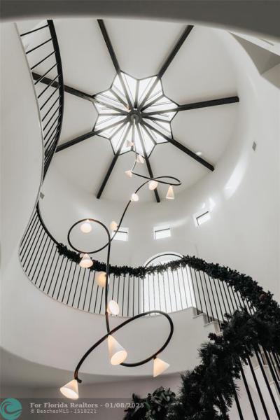  Single Family Homes Photo 16: 2300 NE 34th Ct  Lighthouse Point,  FL 33064