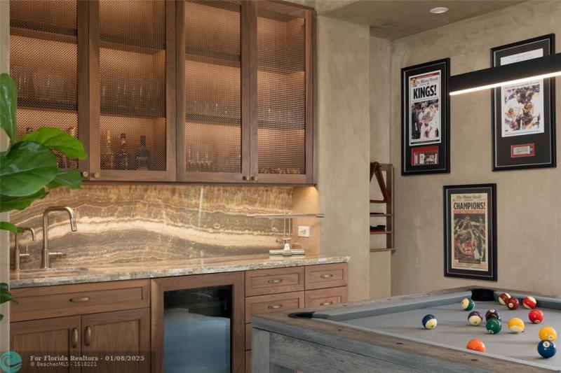  Single Family Homes Photo 19: 2300 NE 34th Ct  Lighthouse Point,  FL 33064