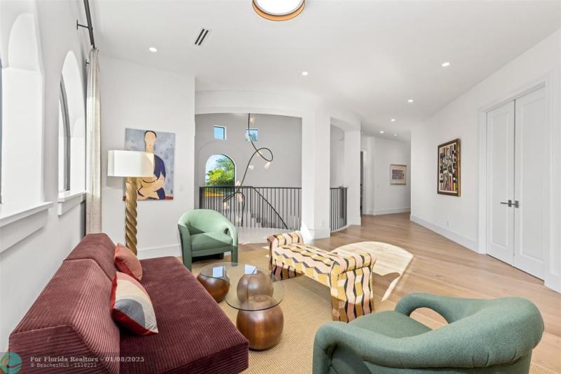  Single Family Homes Photo 21: 2300 NE 34th Ct  Lighthouse Point,  FL 33064