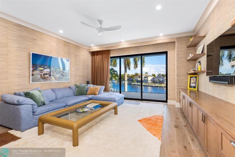  Single Family Homes Photo 22: 2300 NE 34th Ct  Lighthouse Point,  FL 33064