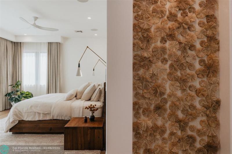  Single Family Homes Photo 31: 2300 NE 34th Ct  Lighthouse Point,  FL 33064