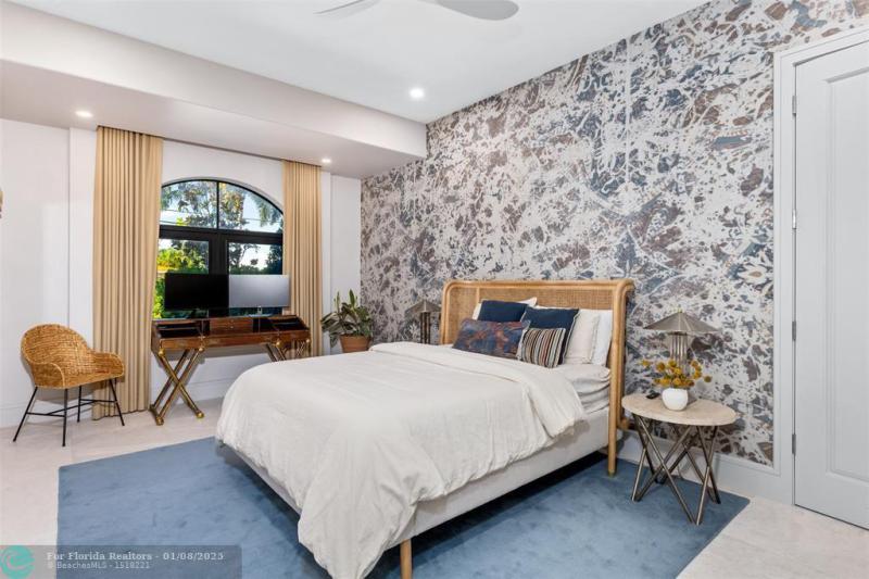  Single Family Homes Photo 42: 2300 NE 34th Ct  Lighthouse Point,  FL 33064