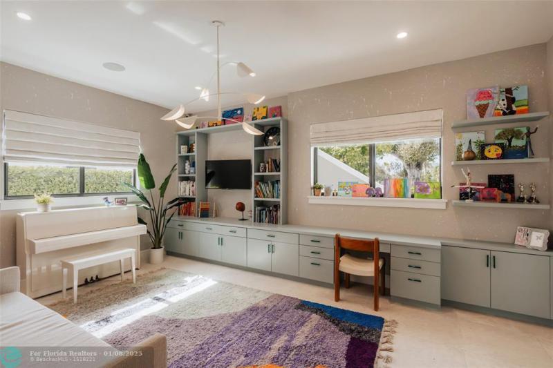  Single Family Homes Photo 44: 2300 NE 34th Ct  Lighthouse Point,  FL 33064