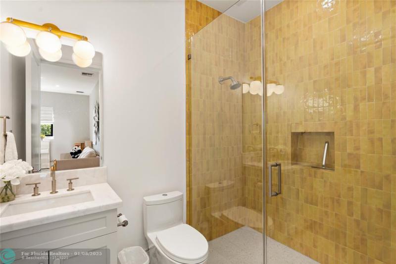  Single Family Homes Photo 45: 2300 NE 34th Ct  Lighthouse Point,  FL 33064