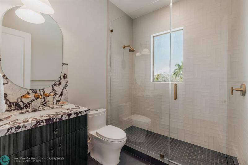  Single Family Homes Photo 46: 2300 NE 34th Ct  Lighthouse Point,  FL 33064