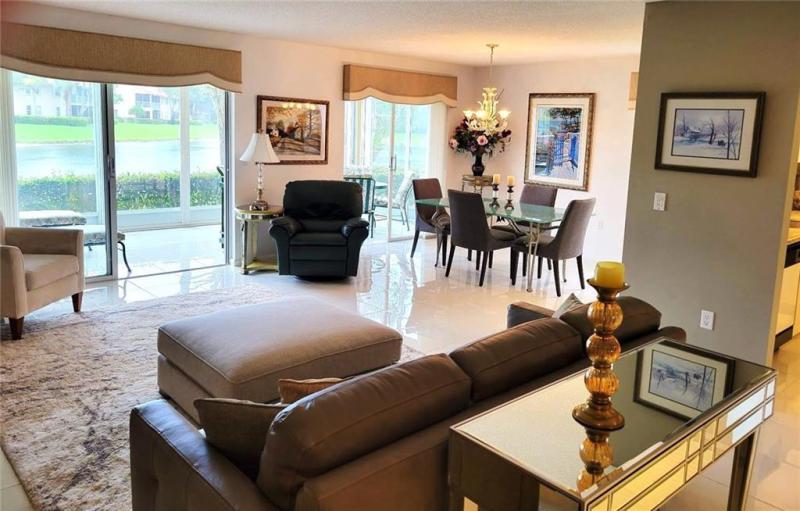  Condo & Townhome Photos