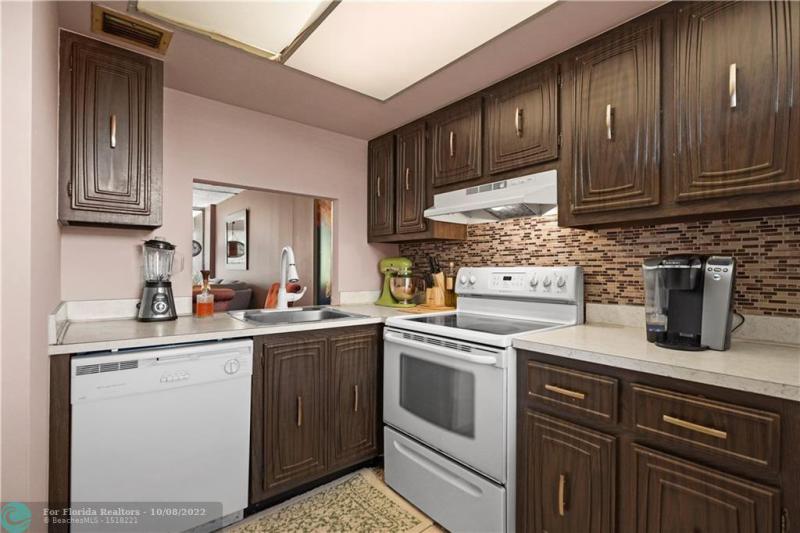  Condo & Townhome Photos