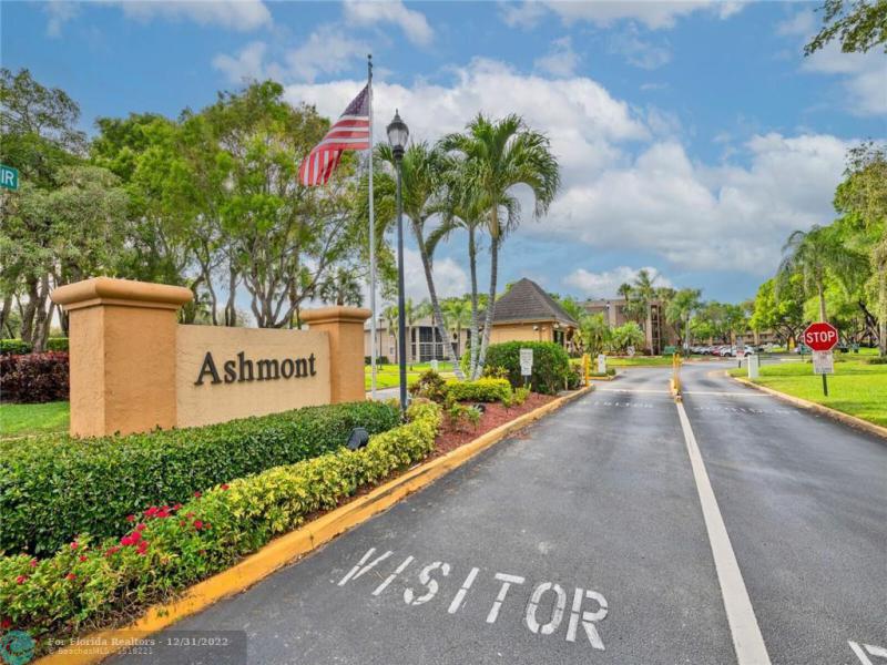  Condo & Townhome Photos