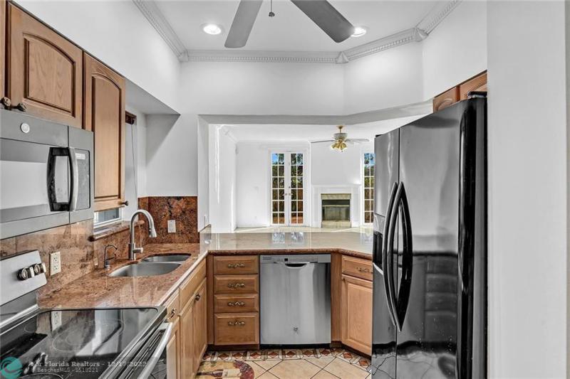  Condo & Townhome Photos
