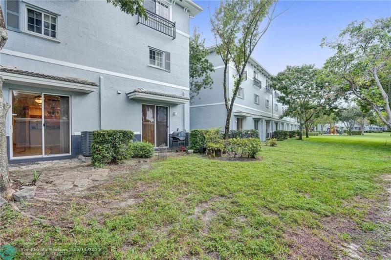  Condo & Townhome Photos