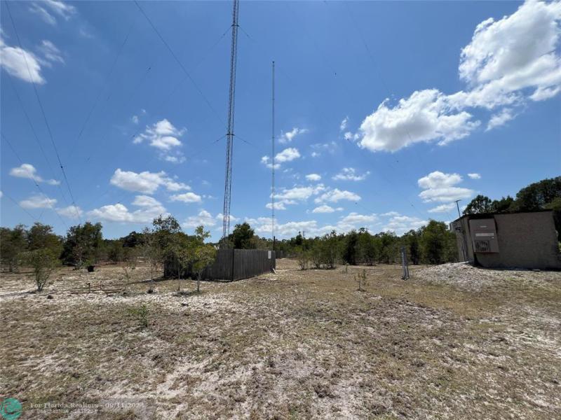  Commercial & Industrial Land Images 