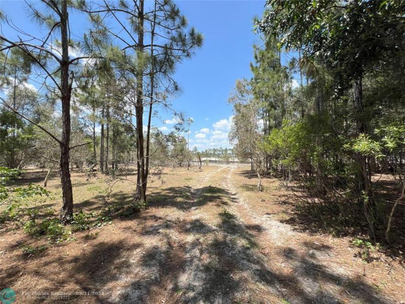  Commercial & Industrial Land Images 