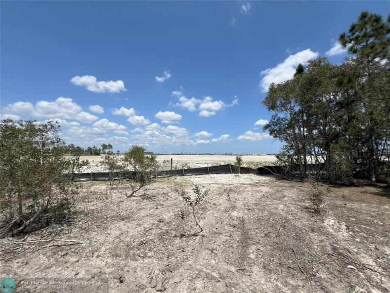  Commercial & Industrial Land Images 
