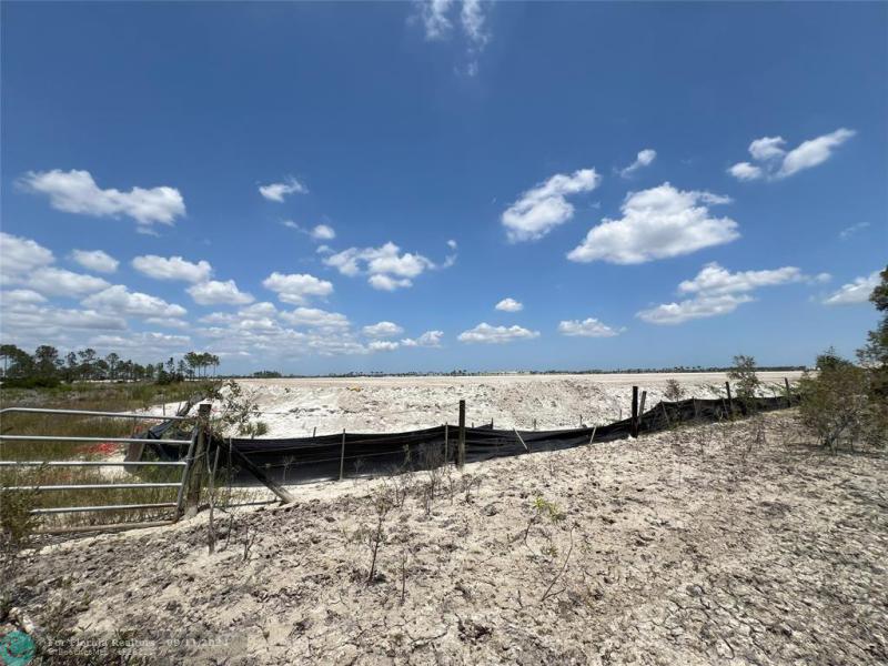  Commercial & Industrial Land Images 