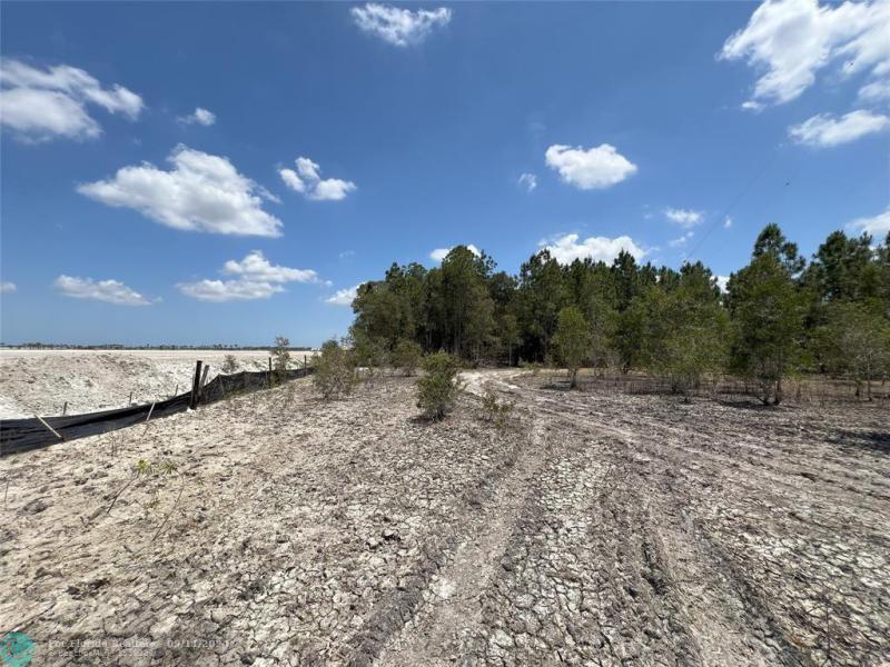  Commercial & Industrial Land Images 
