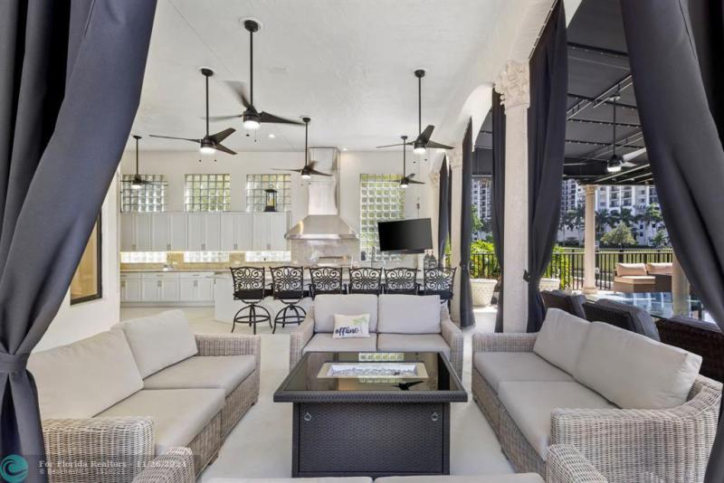  Single Family Homes Photo 15: 319 Mizner Lake Estates Dr  Boca Raton,  FL 33432