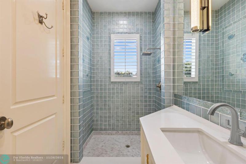  Single Family Homes Photo 23: 319 Mizner Lake Estates Dr  Boca Raton,  FL 33432